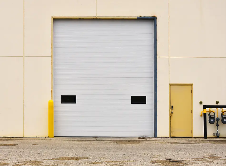 Portone industriale bianco per capannone Portone industriale bianco per capannone